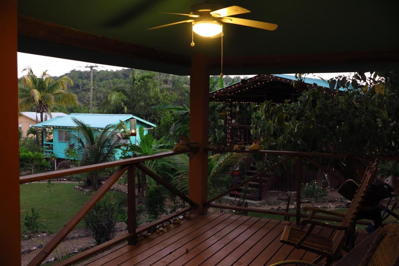 Maya Hill Lodge Black Man Eddy ภายนอก รูปภาพ