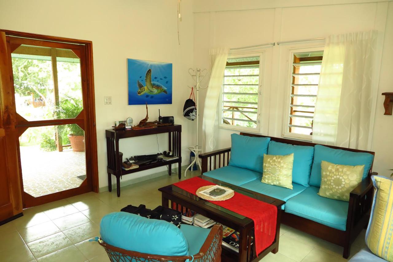 Maya Hill Lodge Black Man Eddy ภายนอก รูปภาพ